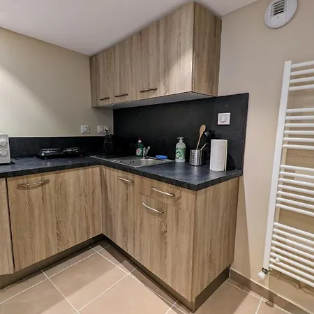 公寓 Studio - Hyper Centre - Proche Gare 阿维河畔维内